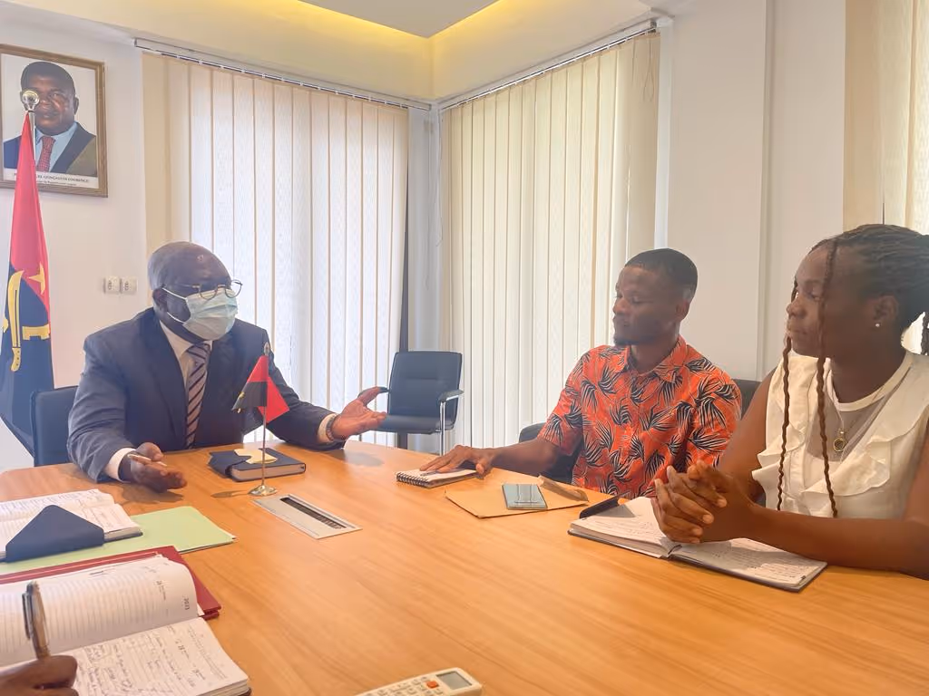 Angolanos no Senegal poderão beneficiar de registo gratuito