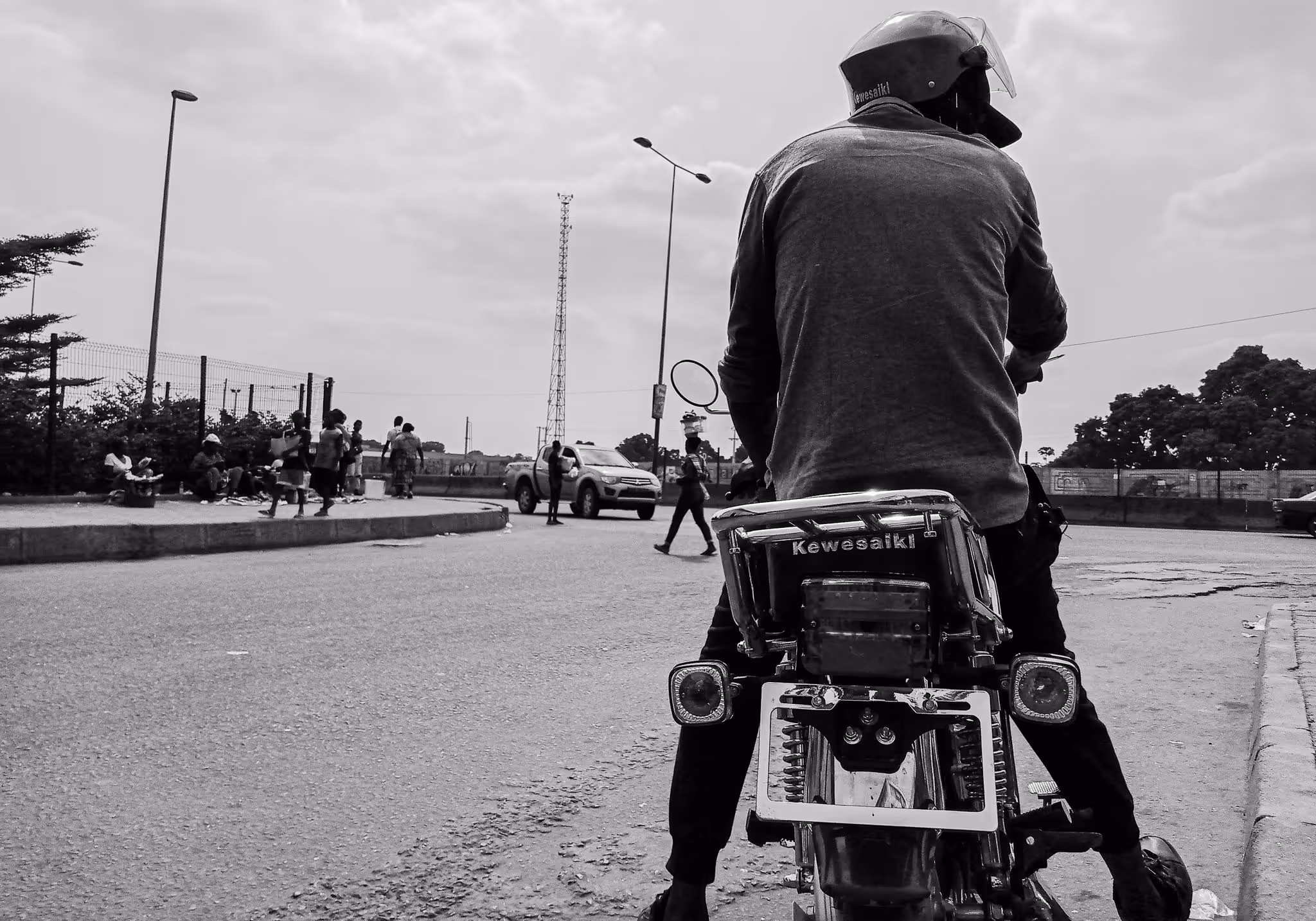Alguém poderia explicar aos “pilotos” sobre a diferença entre um passeio e uma estrada?