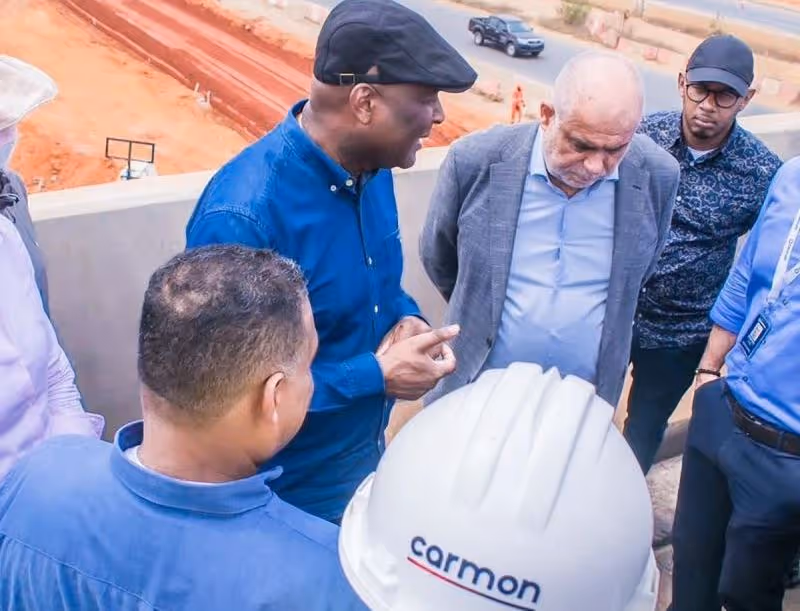 Carmon continua “empenhada em expandir a construção de infra-estruturas e obras públicas”