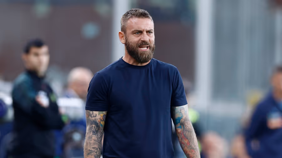 Daniele De Rossi sucede a Mourinho mas decisão não agrada adeptos