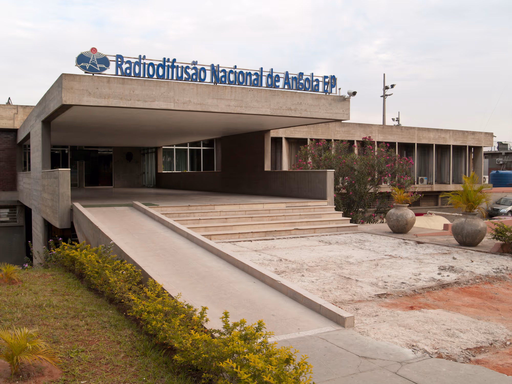 Edifício-Sede da Rádio Nacional de Angola elevado a património cultural nacional