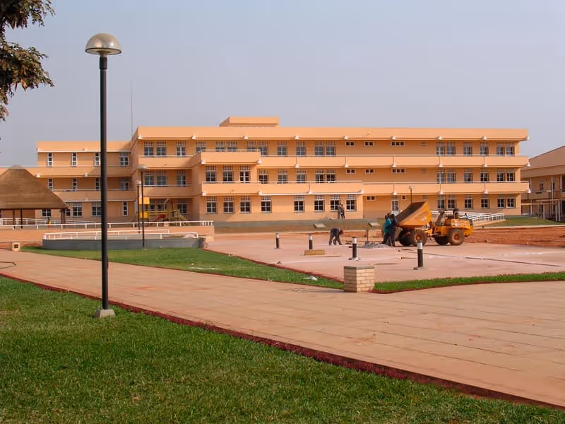 Afrinout Express lança oficialmente a marca e inicia campanha contra a cólera nas escolas