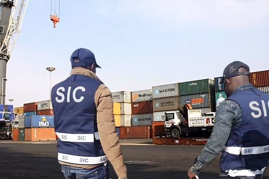 SIC interrompe exportação ilegal de 100 contentores de quartzo com destino à China