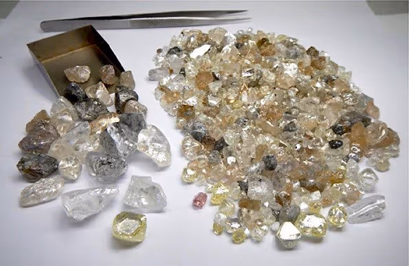SODIAM volta a leiloar diamantes brutos de alto valor em plataforma online