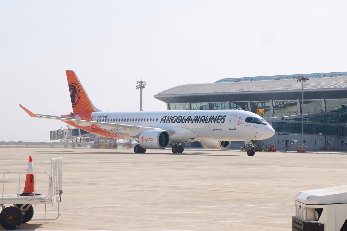 TAAG compra novo Airbus A220-300 avaliado em mais de 70 milhões de dólares