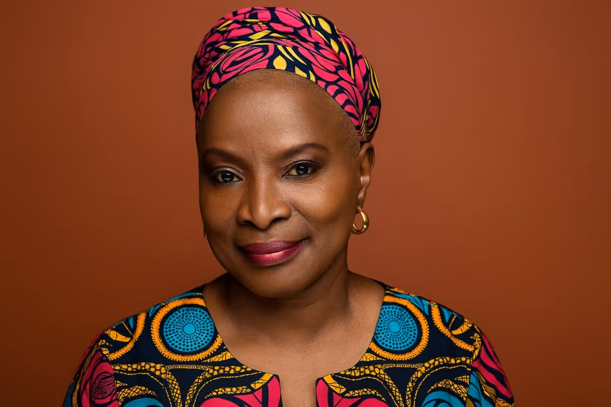Angélique Kidjo torna-se a primeira artista negra africana a receber estrela na Calçada da Fama de Hollywood