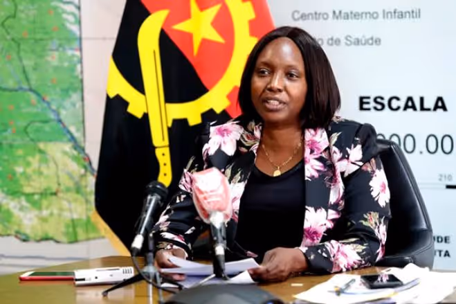 Ministra da Saúde representa Angola em congresso internacional de cirurgia robótica em França