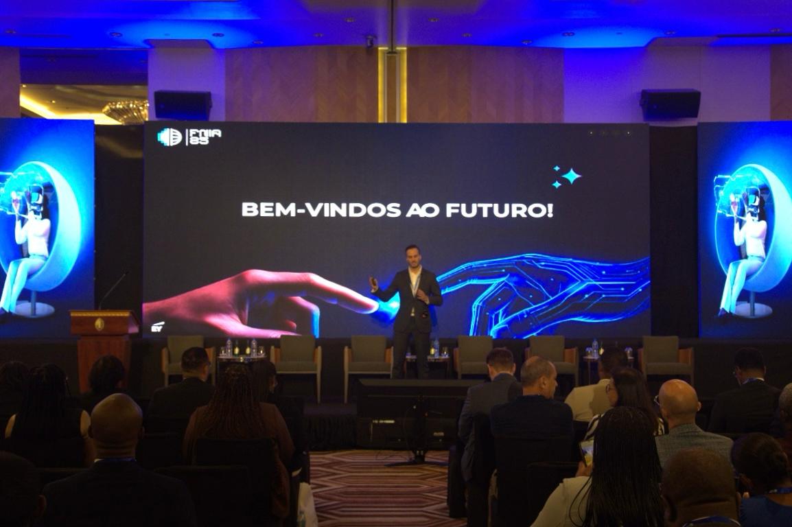 FNIA25: Inteligência Artificial deixou de ser opção e passou a ser corrida por vantagem competitiva