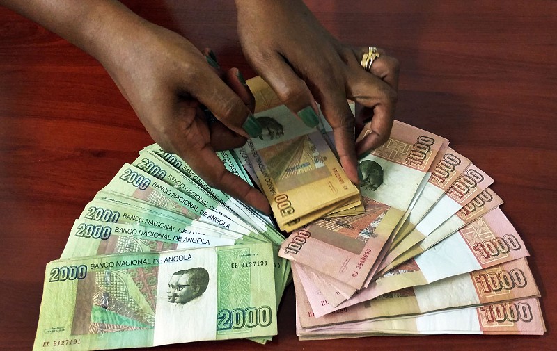Ajuste salarial de 25% custa 1,2 bilião de kwanzas por ano ao Estado