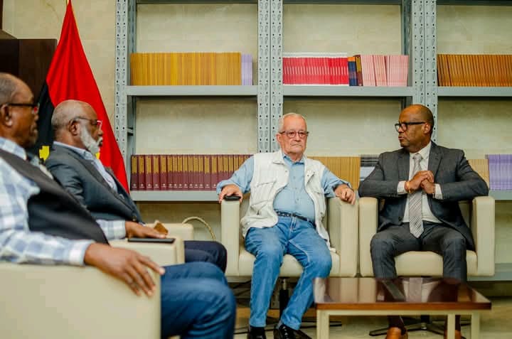 Arquivo Nacional de Angola enriquecido com doação de Fragata de Morais