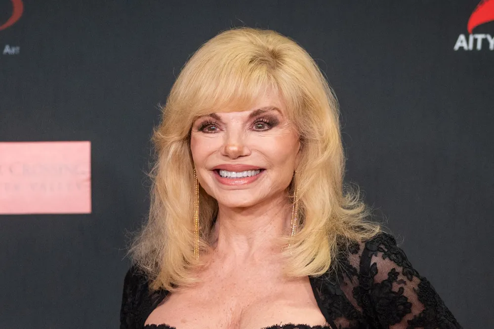 Morreu Loni Anderson, ícone da televisão americana e estrela de "WKRP in Cincinnati"
