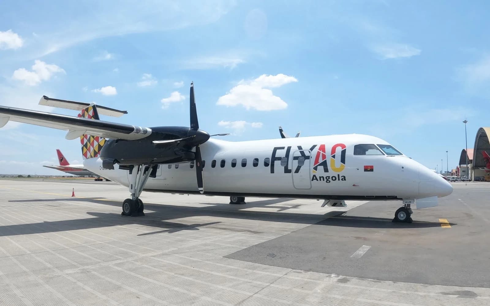 Fly Angola sob críticas por cancelamentos e abandono de passageiros