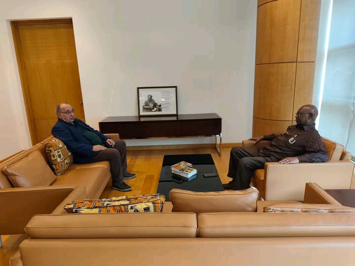 João Belizário doa acervo histórico ao Arquivo Nacional de Angola