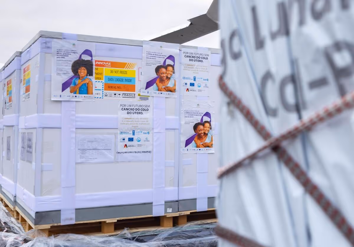 Angola inicia vacinação contra cancro do colo do útero para meninas de 9 a 12 anos