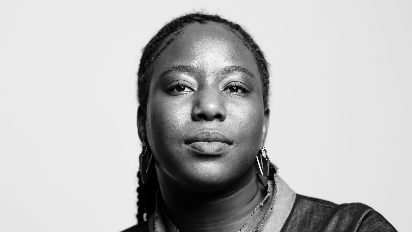 Angolana Helena Uambembe leva memórias e mitologia à 36.ª Bienal de São Paulo