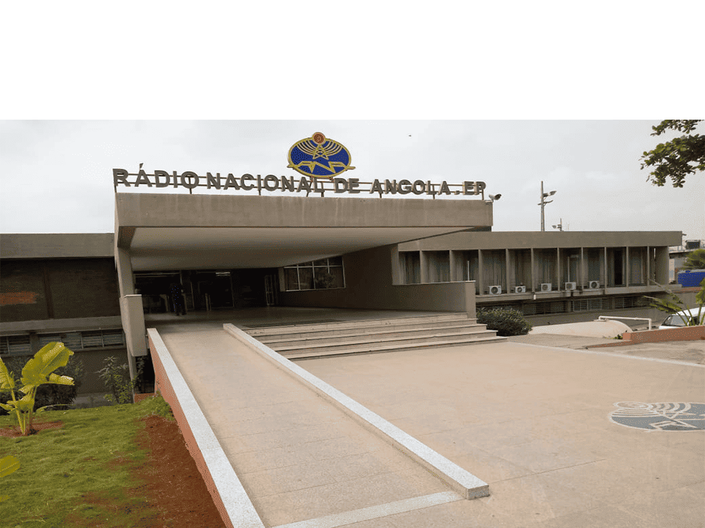 Rádio Nacional de Angola receberá reparações urgentes após visita presidencial