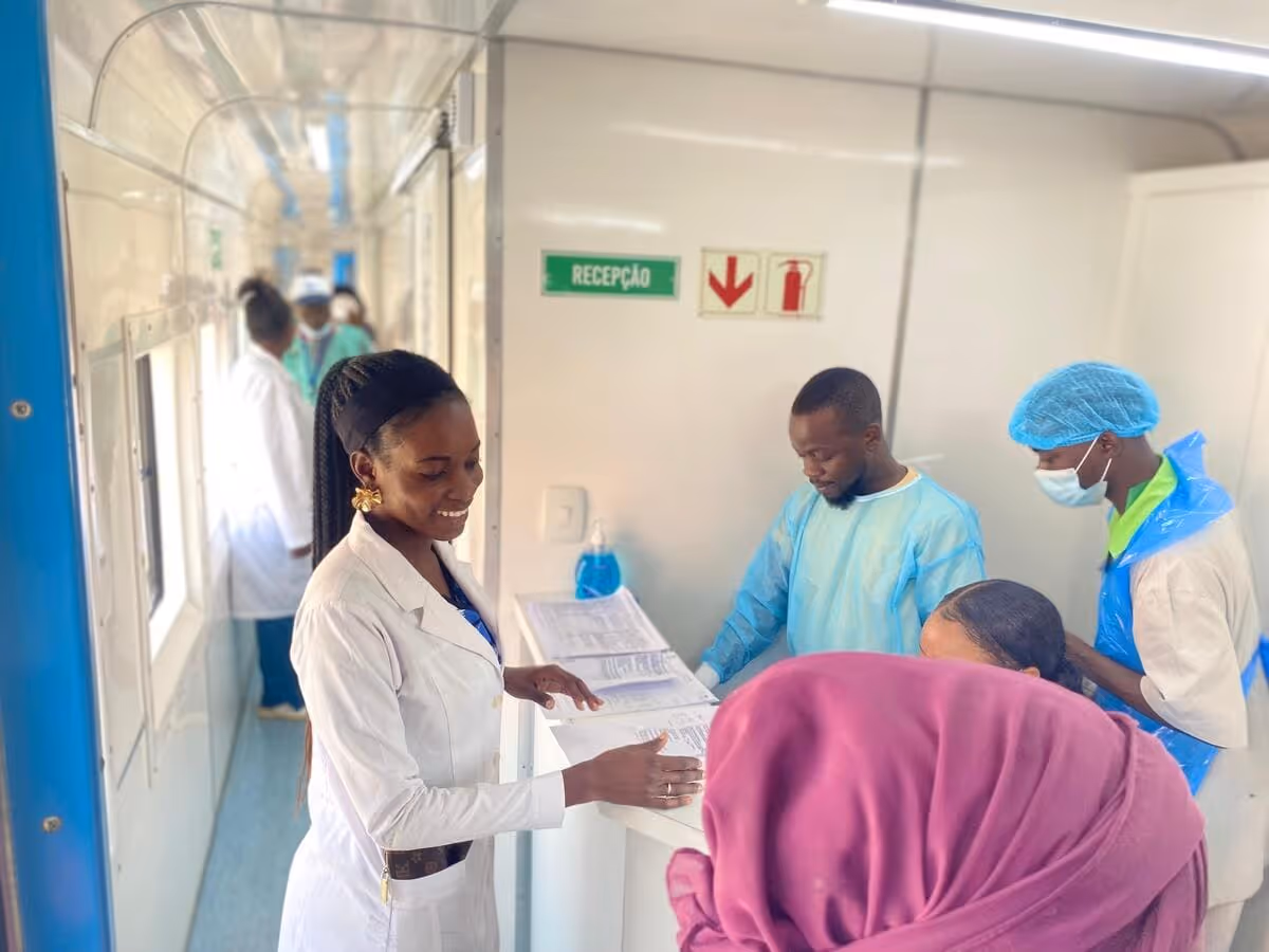 Projecto “Tata Uhayele” leva serviços médicos a comunidades do Lobito ao Moxico