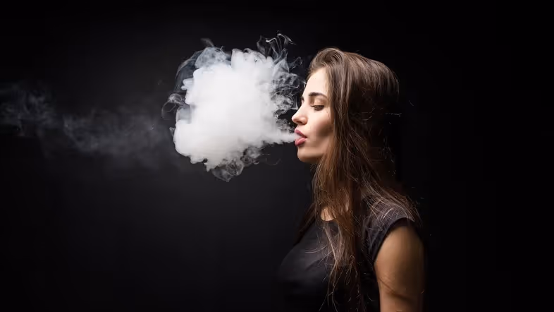 Alerta OMS: Cigarros eletrónicos causam nova dependência entre 15 milhões de jovens no mundo