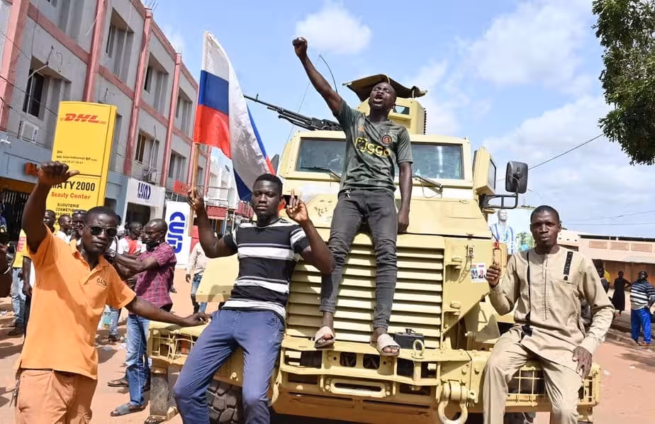 Burkina Faso prende equipe de ONG holandesa sob acusação de 'espionagem'