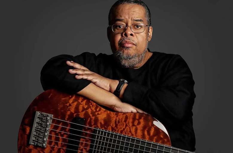 Morre aos 73 anos o pioneiro do baixo de seis cordas, Anthony Jackson