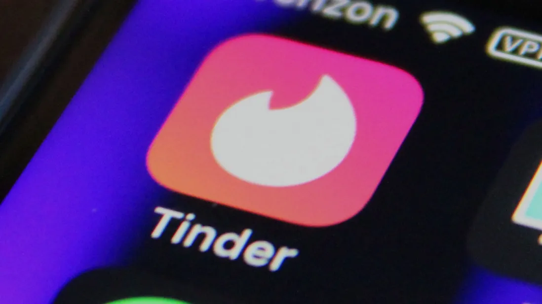 Tinder aposta na inteligência artificial para reverter queda de utilizadores