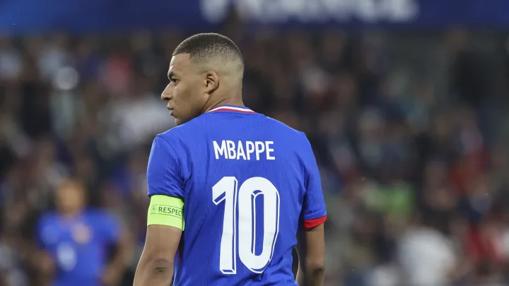 Briga judicial entre PSG e Mbappé custa mais de 200 milhões de euros