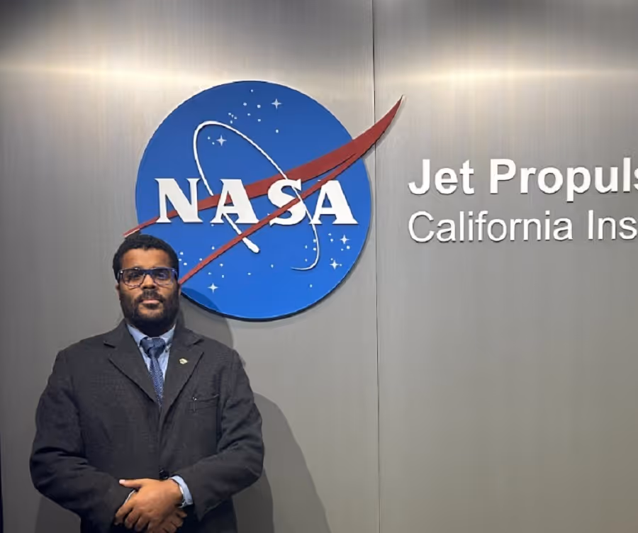 Engenheiro angolano Marco Romero recebe prémio global do PMI e coloca Angola no mapa da ciência espacial