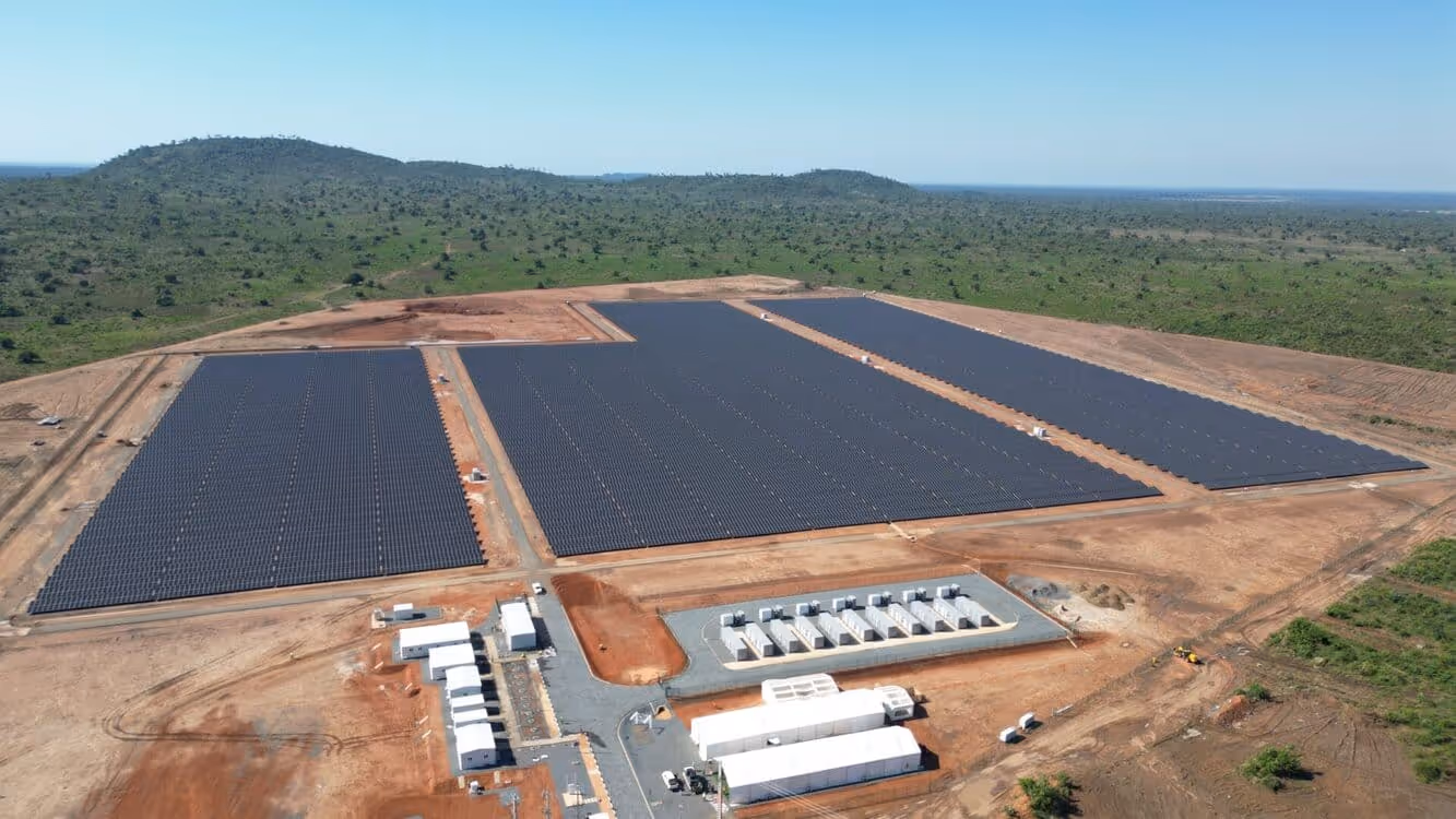 No Moxico nasce o maior sistema solar off-grid de África