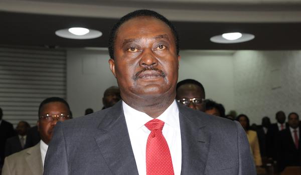 Fernando da Piedade Dias dos Santos morre em Luanda