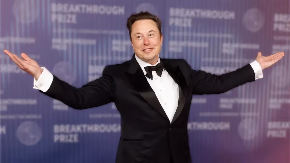 Elon Musk promete uma IA que pensa, aprende e decide como um ser humano
