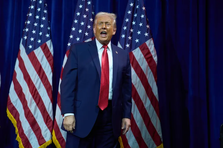 Trump diz que petróleo venezuelano vai atravessar o mar rumo aos EUA