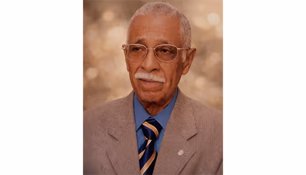 Morre Gegé Ferreira, lendário percussionista do Ngola Ritmos, aos 99 anos