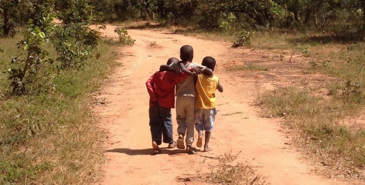 Fuga à paternidade chega a dez denúncias por dia no Cazenga