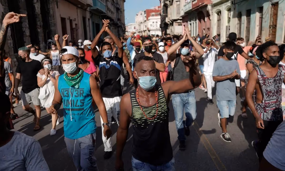 Papa Leão XIV apela ao diálogo entre EUA e Cuba para aliviar o sofrimento do povo cubano