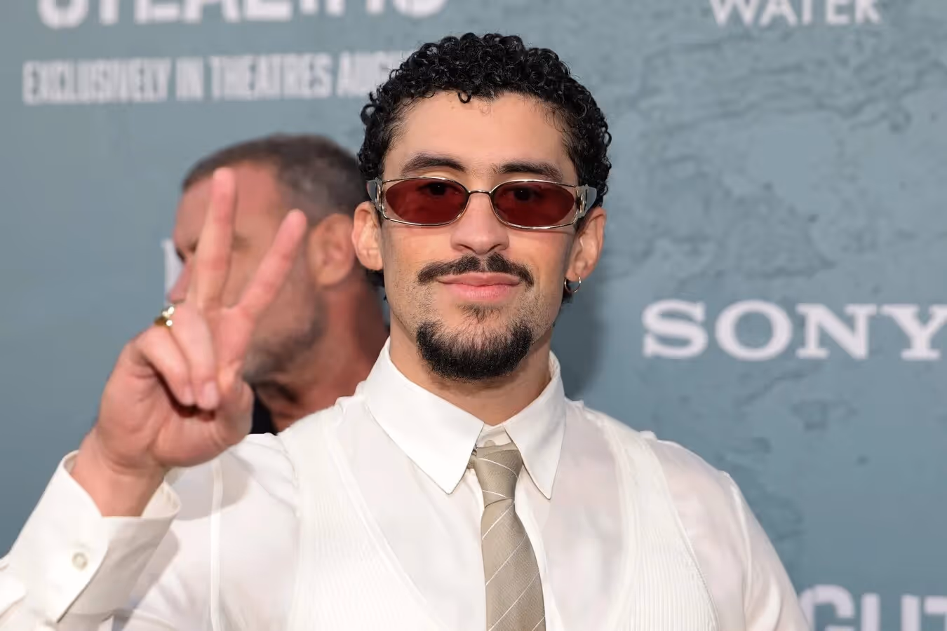 Bad Bunny faz história no Super Bowl e quebra recorde de audiência mundial, superando Kendrick Lamar e Michael Jackson