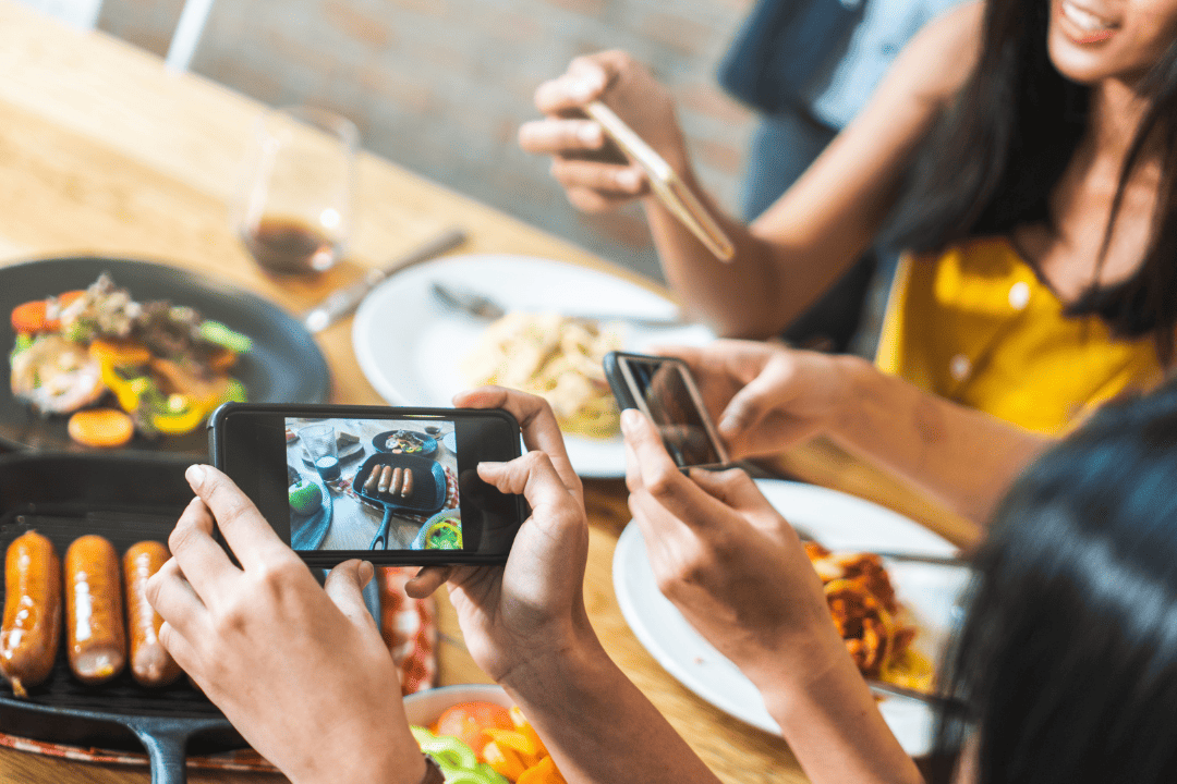 França proíbe influenciadores digitais de divulgar conteúdos de saúde e beleza nas redes sociais