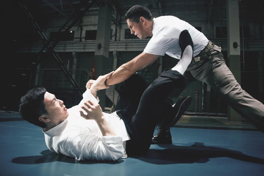 Donnie Yen e Scott Adkins protagonizam duelo épico em Ip Man 4