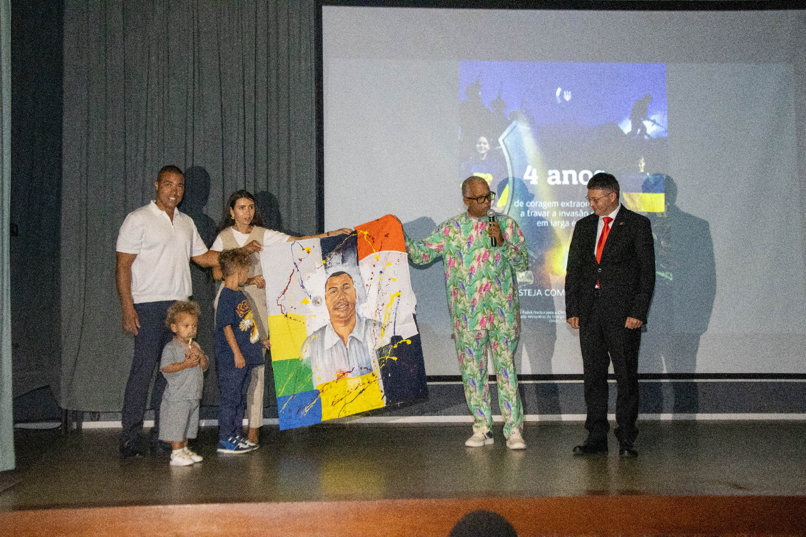 Benfeitor angolano Bento Mendes distinguido em Luanda por gesto humanitário de apoio à Ucrânia