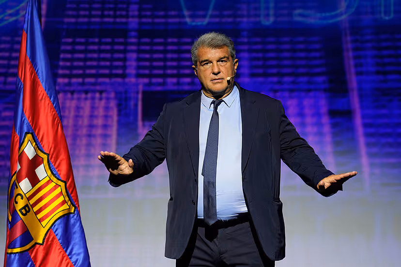 Joan Laporta reeleito presidente do FC Barcelona com ampla vantagem