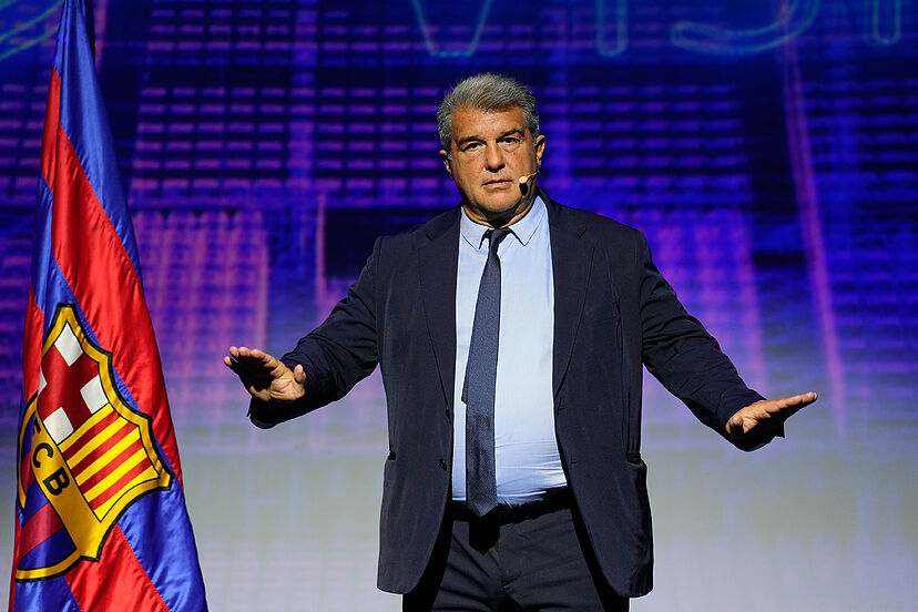 Joan Laporta reeleito presidente do FC Barcelona com ampla vantagem