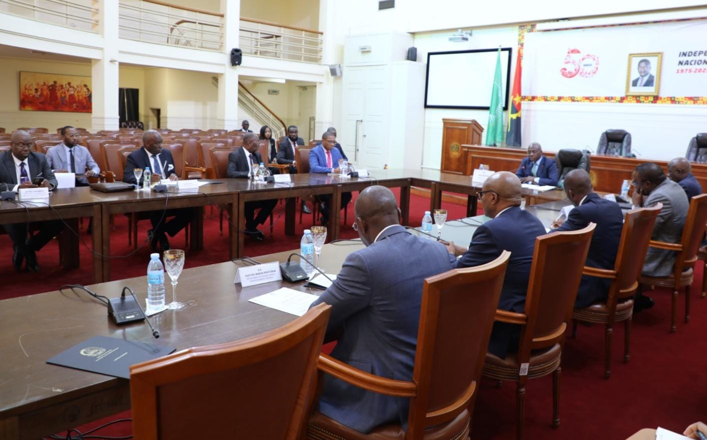 Governo angolano intensifica medidas de emergência para proteger cidadãos no Médio Oriente