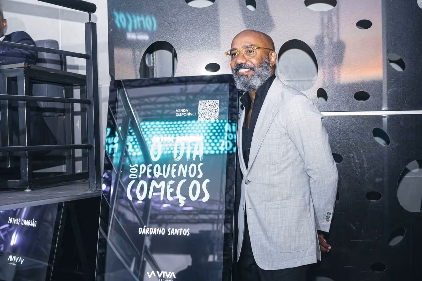 Dárdano Santos lança livro sobre recomeços e crescimento pessoal em Luanda