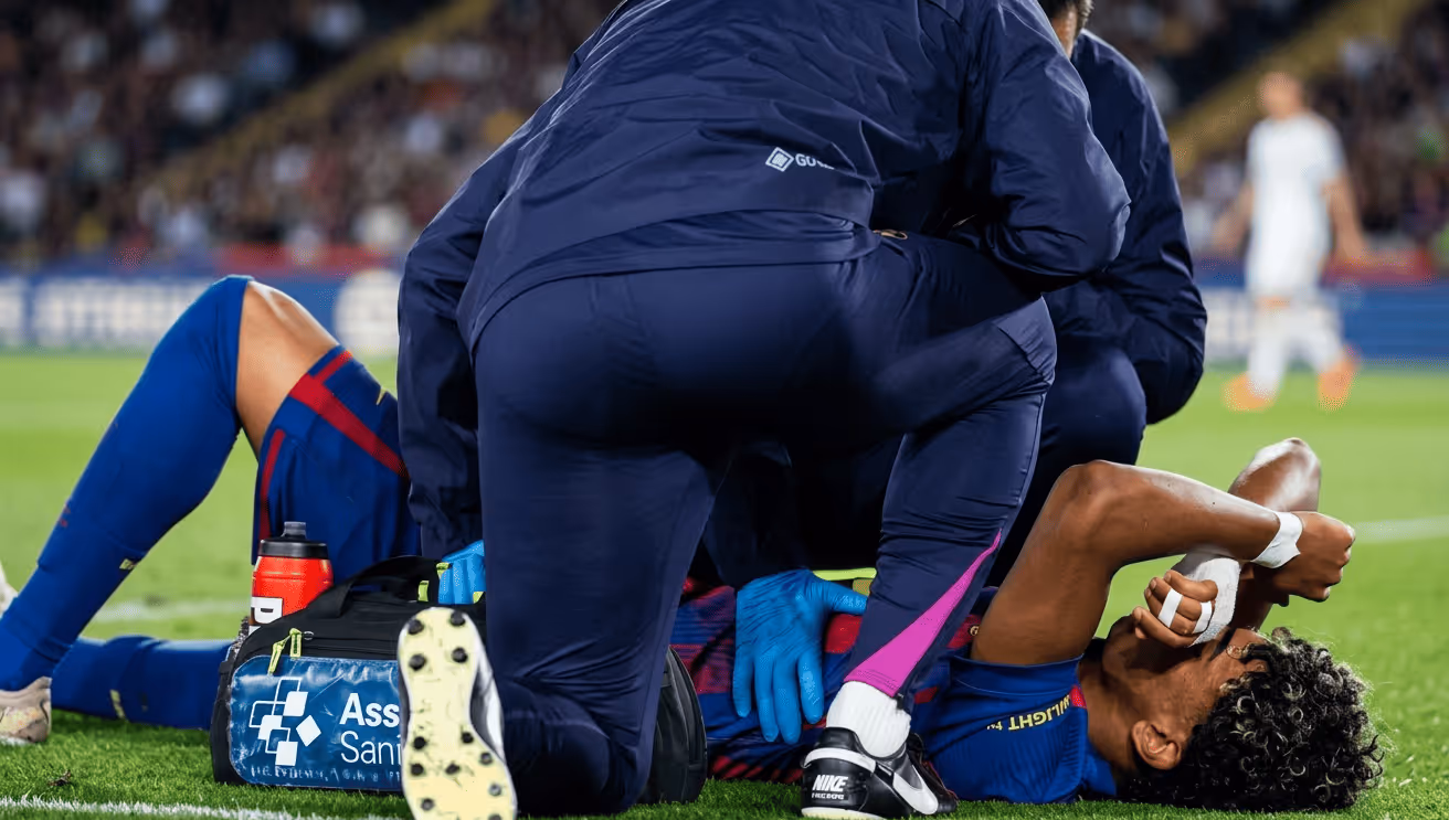 Lamine Yamal desfalca o Barcelona até ao fim da época e falha o clássico, mas presença no Mundial não está em risco