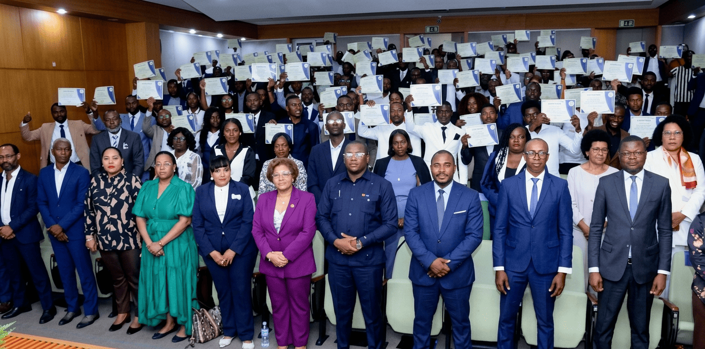 109 novos quadros reforçam função pública angolana