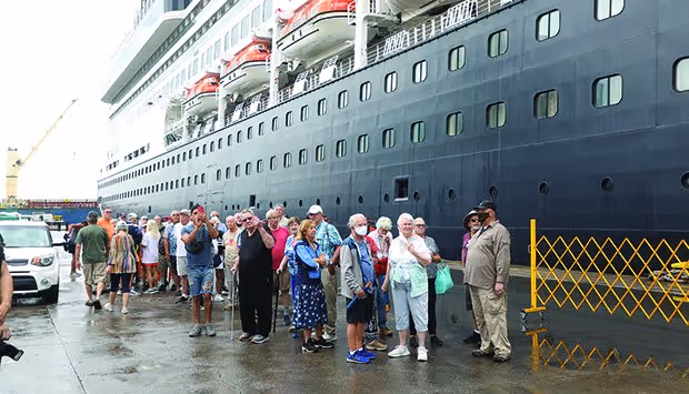 Angola passa a cobrar taxa de 5% nas dormidas de turistas estrangeiros a partir de Agosto