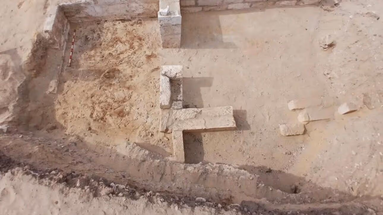 Arqueólogos descobrem múmia com trecho da obra literária “Ilíada” usado em ritual funerário