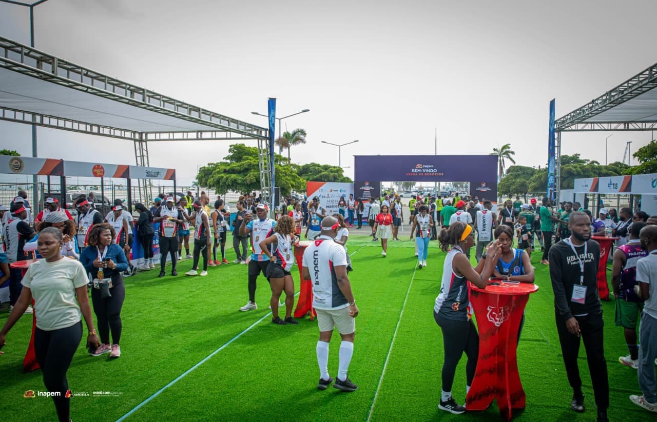 Caminhada e arena de negócios juntam milhares de empreendedores em Luanda