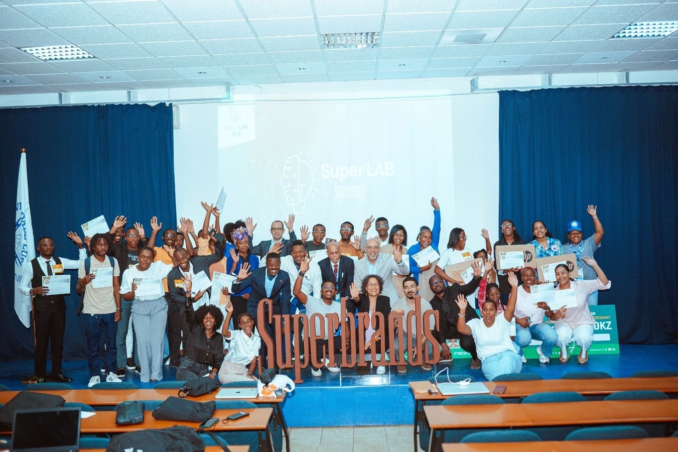 Estudantes criam projecto para aproximar gerações e vencem competição da Superbrands
