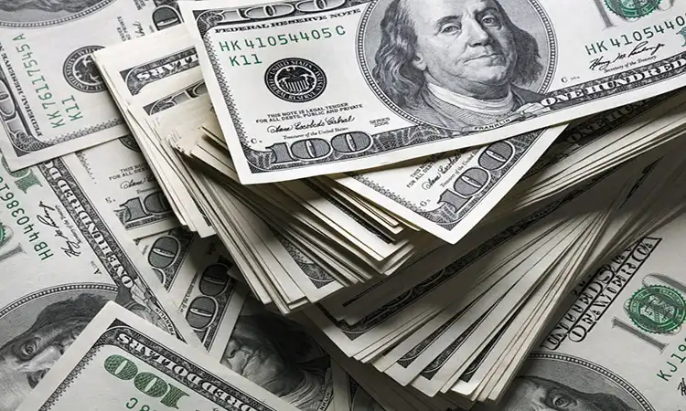 Países reforçam uso de moedas locais para reduzir dependência do dólar no comércio internacional