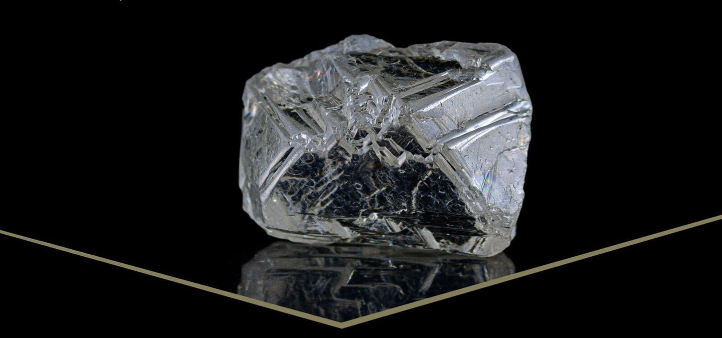 Leilão de diamantes rende 21,7 milhões de dólares e supera expectativas em Angola